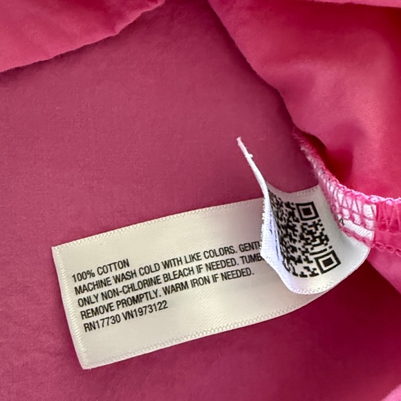 Universal Thread Bright Pink Ladies Button-Down Shirt - Picture 3 of 6